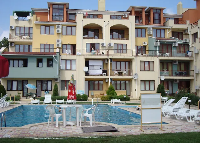 Sea Park Homes Neshkov 3* Warna