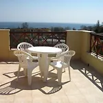 Sea Park Homes Neshkov アパートホテル ヴァルナ