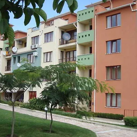 Sea Park Homes Neshkov 3* Warna