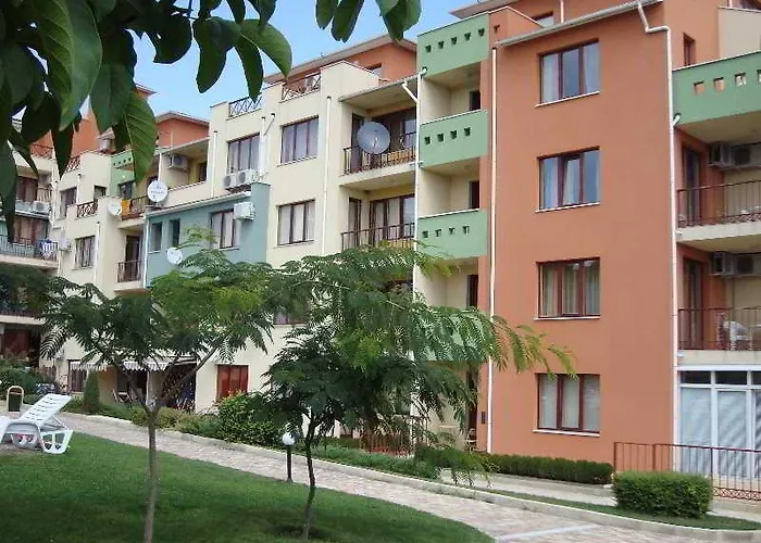 Sea Park Homes Neshkov 3* Warna