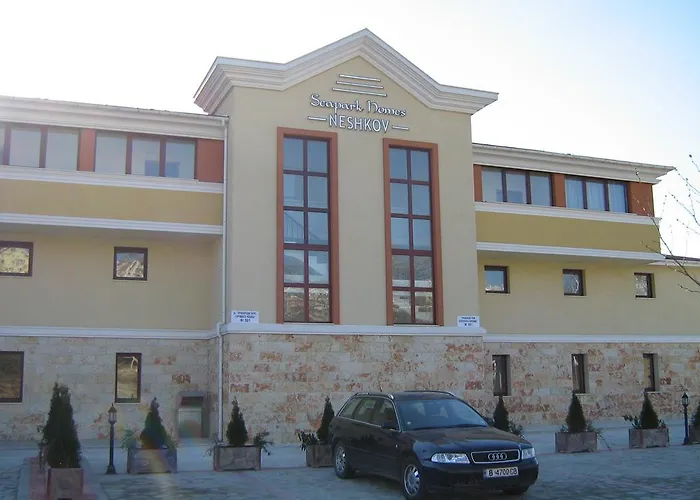 Sea Park Homes Neshkov 3* Warna
